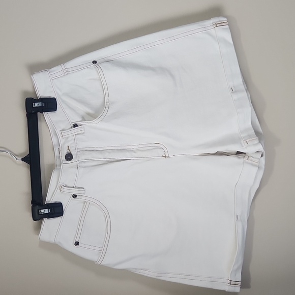 Liz Wear Pants - Vintage Liz wears white sports high rise shorts size 12 100%cotton